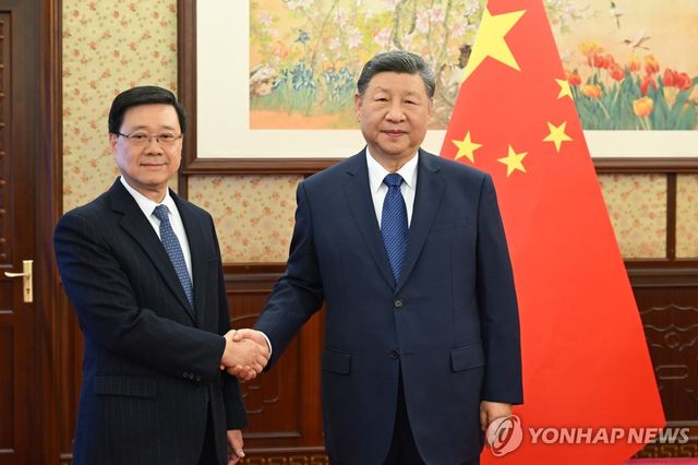 시진핑 중국 국가주석, 존 리 홍콩 행정장관 업무보고 청취