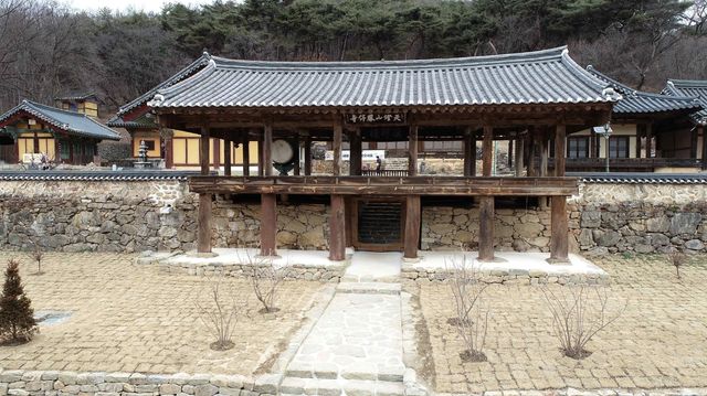 안동 봉정사 만세루