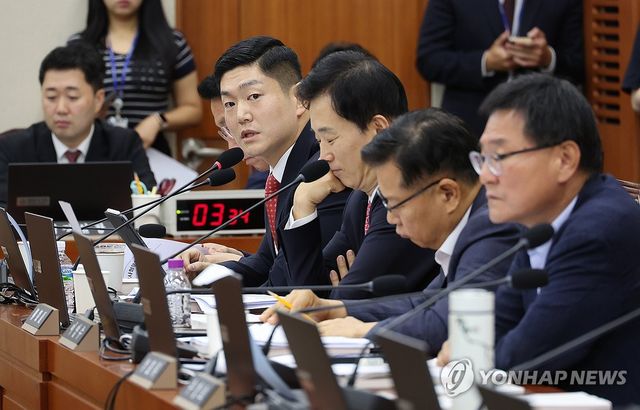 질의하는 국민의힘 김재섭 의원