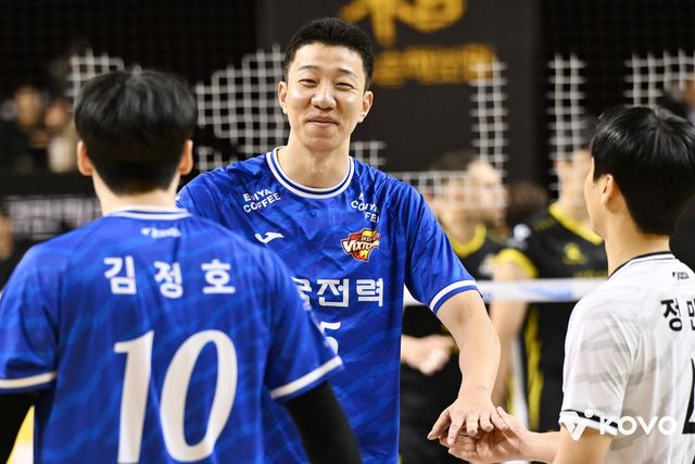 한국전력 미들 블로커 신영석