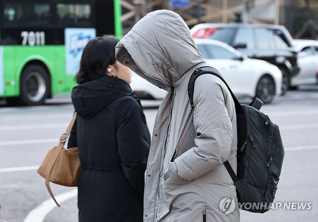 체감온도 '뚝' 떨어진 아침 출근길