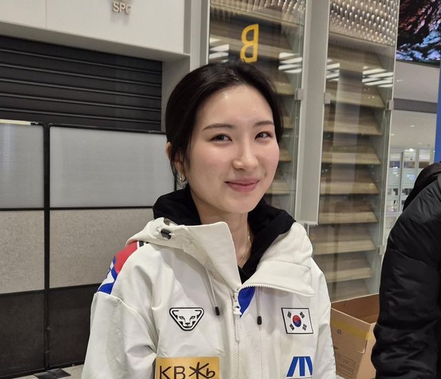 밝게 웃는 김길리