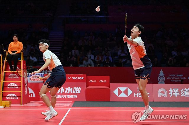 좌측부터 김원호-서승재