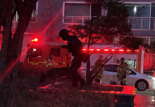 아파트에 출동한 경찰특공대