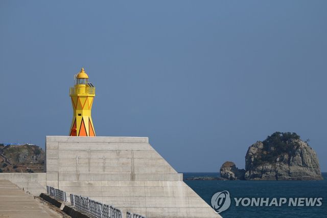오륙도방파제 동쪽 등대