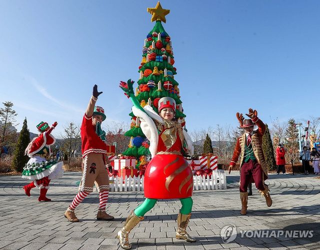 레고랜드, 산타와 루돌프 함께 하는 브릭스마스 공연 펼쳐
