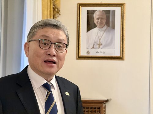 신형식 신임 주교황청 한국대사