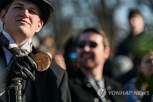 링컨기념관서 열린 페니 장례식