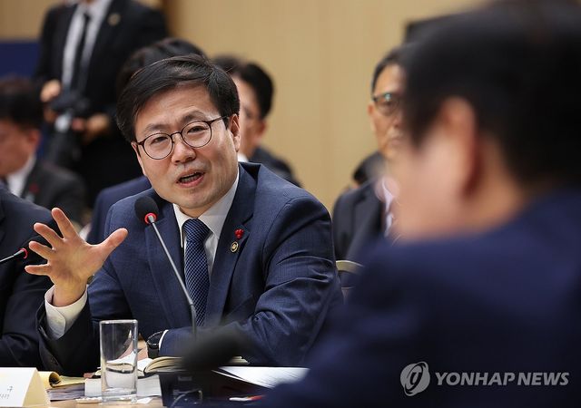 발언하는 여한구 통상교섭본부장