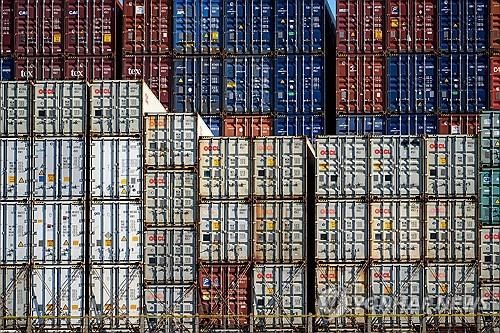 미 조지아주 서배나항의 컨테이너