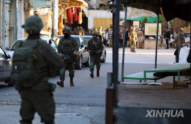 서안 유대인 정착지 순찰하는 이스라엘군