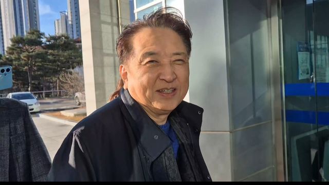 2차 소환조사 출석하는 김영환 충북지사