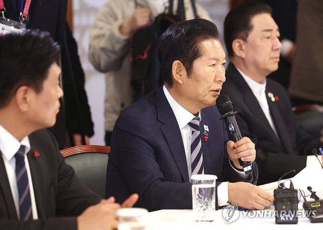 발언하는 민주당 정청래 대표