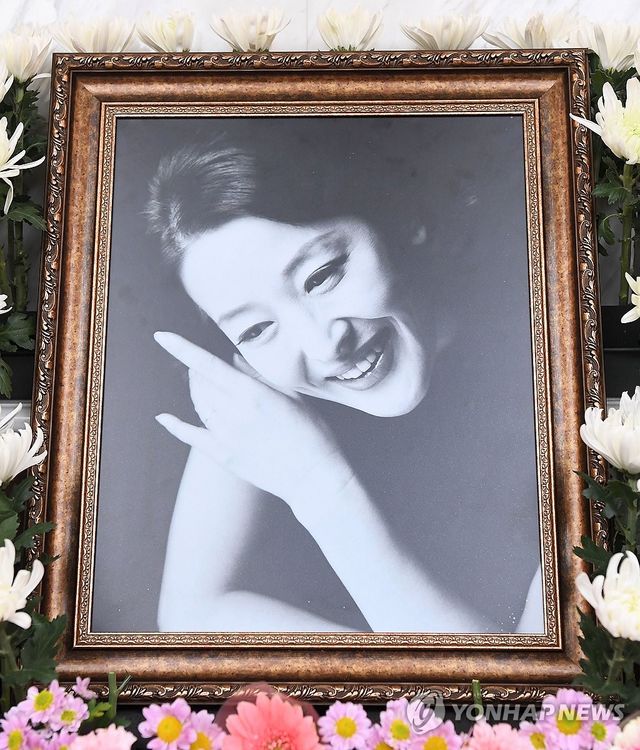 신촌세브란스병원에 마련된 윤석화 빈소