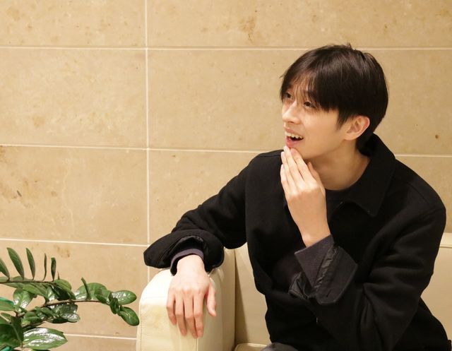 인터뷰하는 전민철