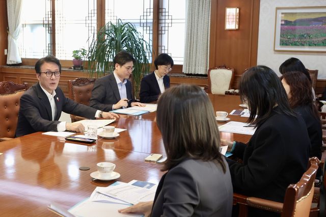 金총리, '자살 예방대책' 국책연구기관 전문가 간담회 개최