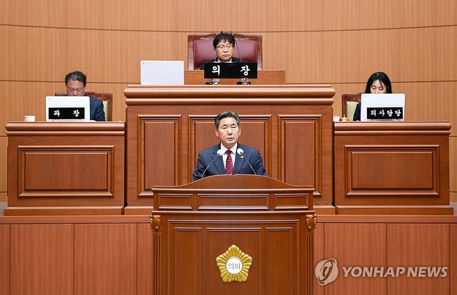내년도 군정 방향 밝히는 서흥원 양구군수
