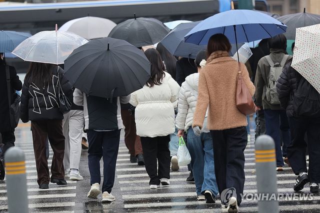 가을 끝자락 알리는 비