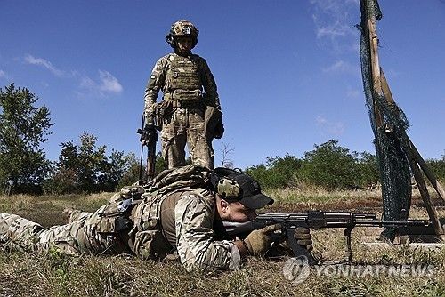 훈련중인 우크라이나 신병들