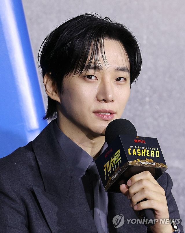 인사말하는 이준호