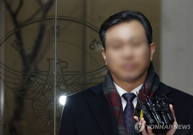 '통일교 자금관리' 전 총무처장 소환조사