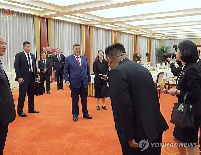 연회 참석한 김정은-시진핑