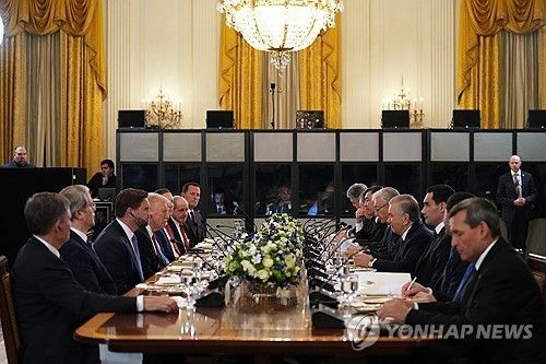 트럼프 대통령과 중앙아시아 5개국 정상들