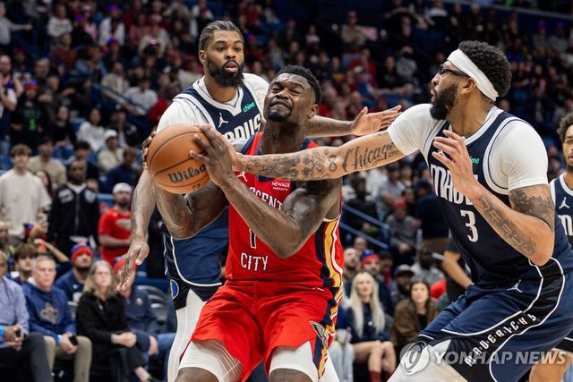 파울 당하는 자이언 윌리엄슨