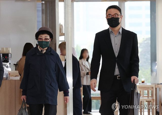 김건희 일가 특검 출석