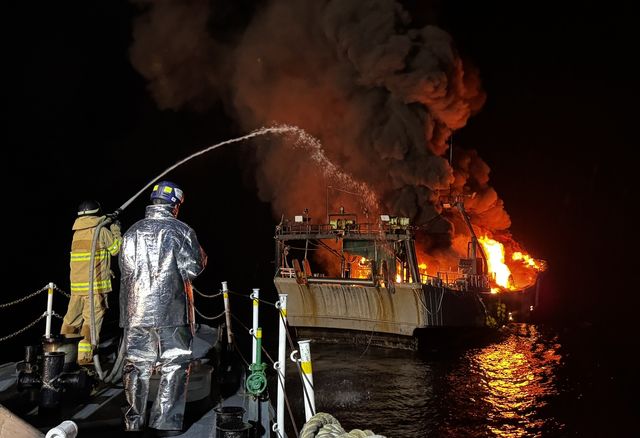 영도구 인근 해상서 선박 화재