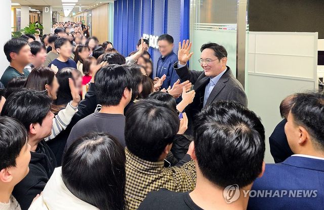 이재용 회장, 반도체 캠퍼스 찾아 미래기술 점검