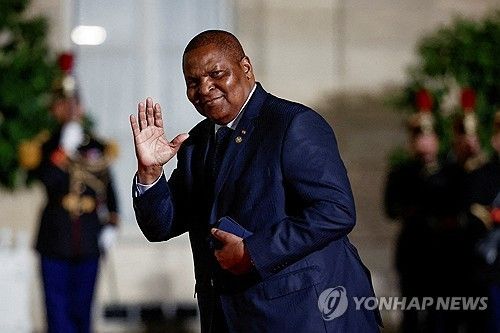 28일(현지시간) 대선에서 3선에 도전하는 포스탱아르샹주 투아데라 중아공 대통령