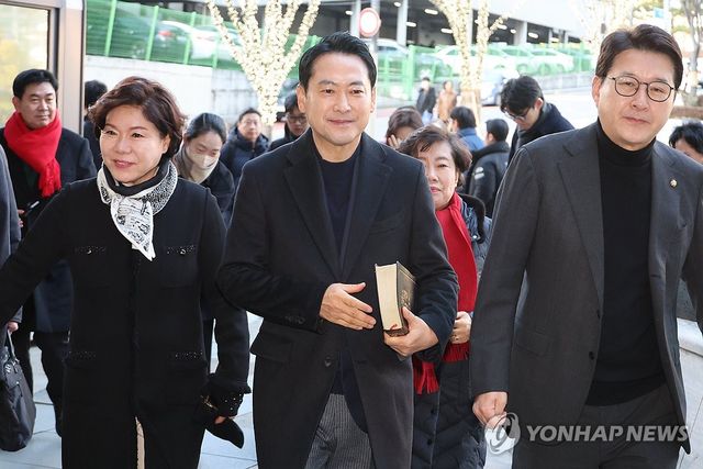 성탄예배 참석하는 장동혁 대표