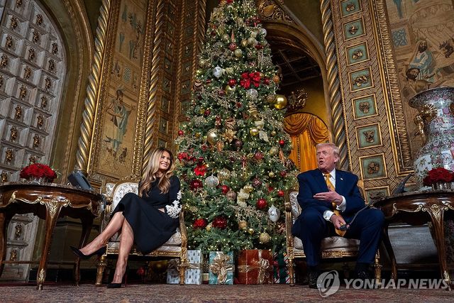 어린이들과 통화하는 트럼프 대통령 부부