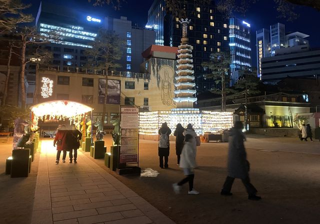 조계사 찾은 시민들