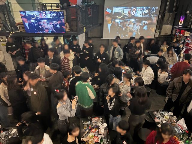 '솔로파티' 즐기는 청년들