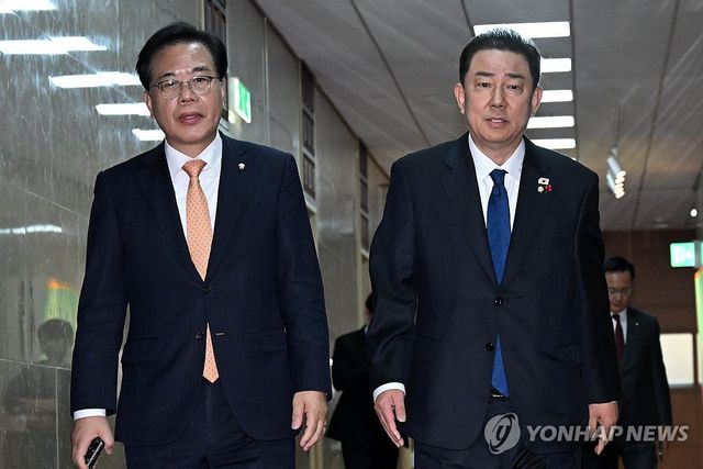 이동하는 김병기-송언석