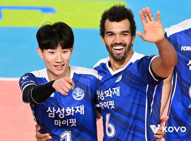 삼성화재 11연패 탈출 이끈 김우진과 아히