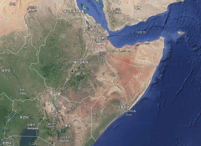 소말리아 서북부의 소말릴란드(빨간 점선)