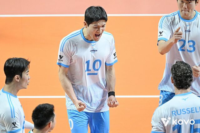 포효하는 대한항공 정지석