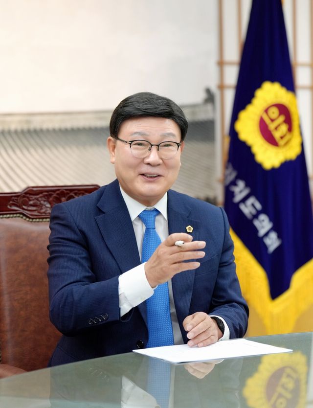 문승우 전북특별자치도의회 의장