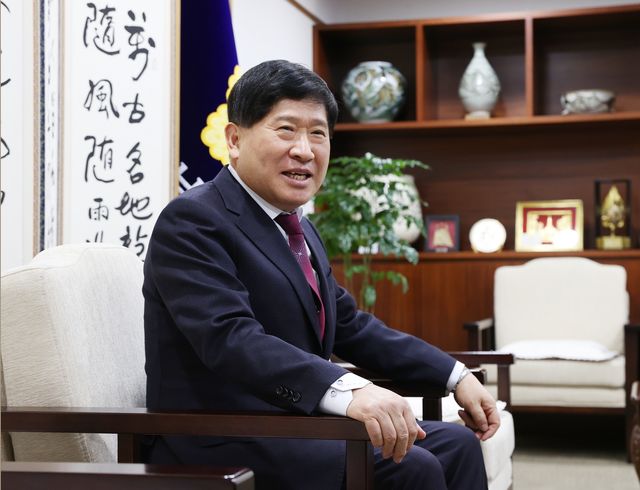 홍성현 충남도의장