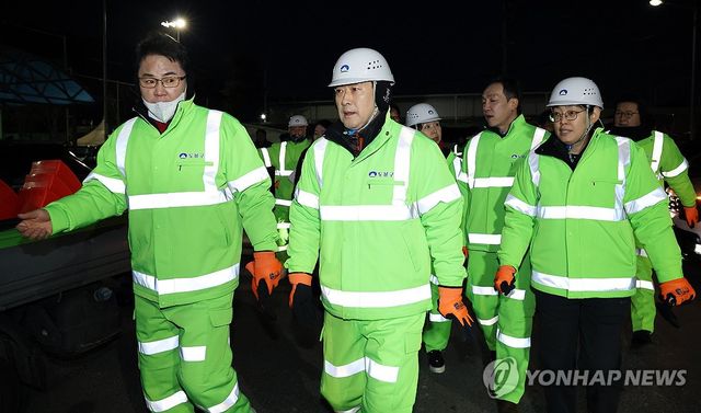 일일 환경공무관으로 나선 장동혁 대표