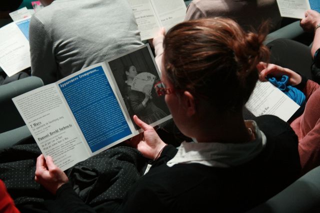 영국 퀸스엘리자베스 홀의 '사천가' 공연 객석