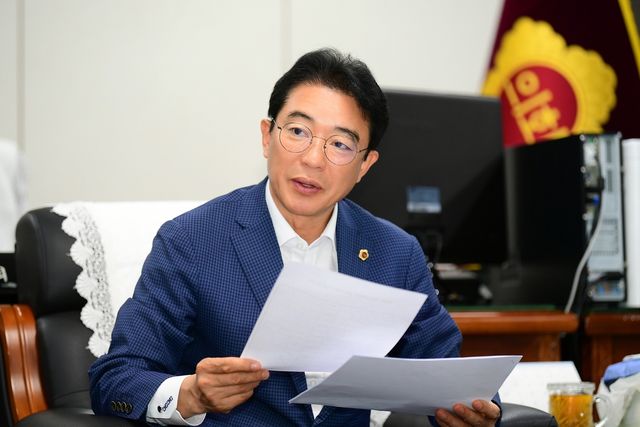 최학범 경남도의회 의장