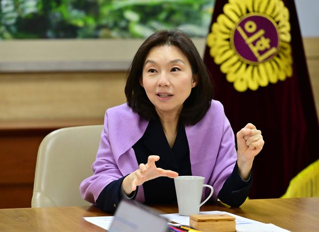 연합뉴스와 인터뷰하는 최호정 서울시의회 의장