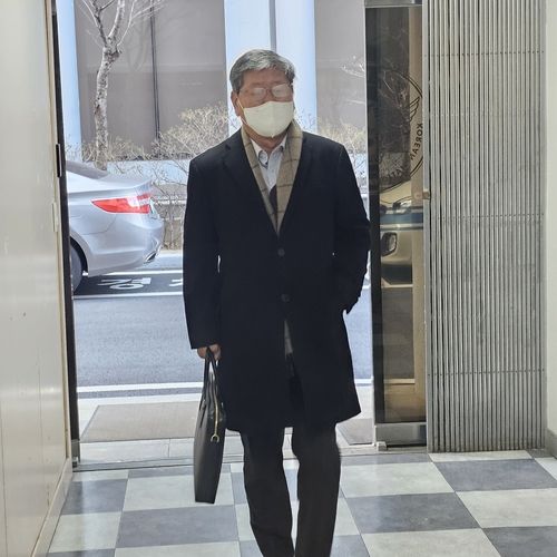 경찰 출석한 전재수 전 장관 측 이용구 변호사