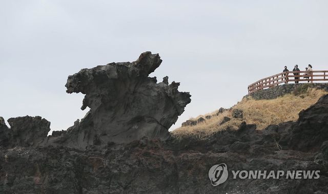 잔뜩 흐린 제주 하늘