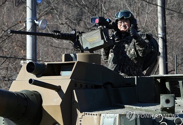 K2전차 탑승한 우원식 국회의장