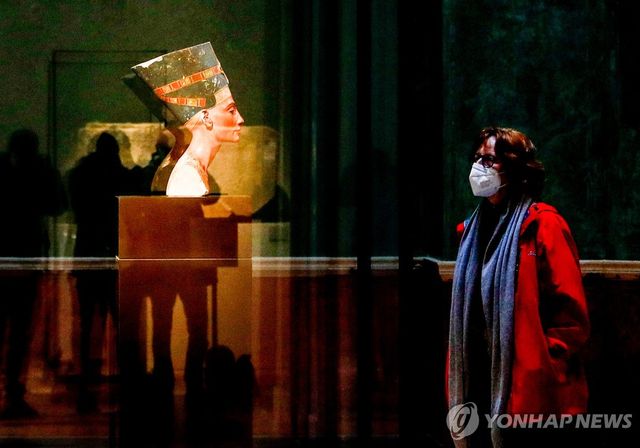 독일 베를린 노이에스 박물관에 전시된 네페르티티 흉상